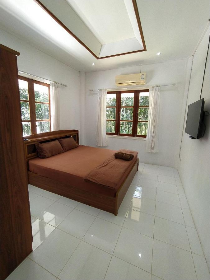 Kood Life Hotel Ko Kut Exterior photo