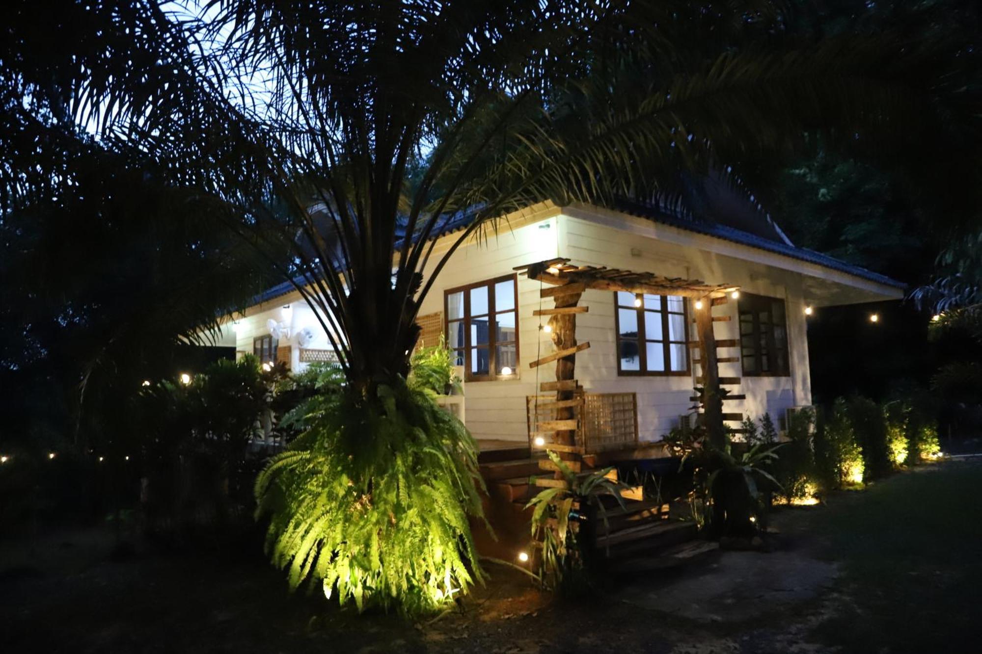Kood Life Hotel Ko Kut Exterior photo